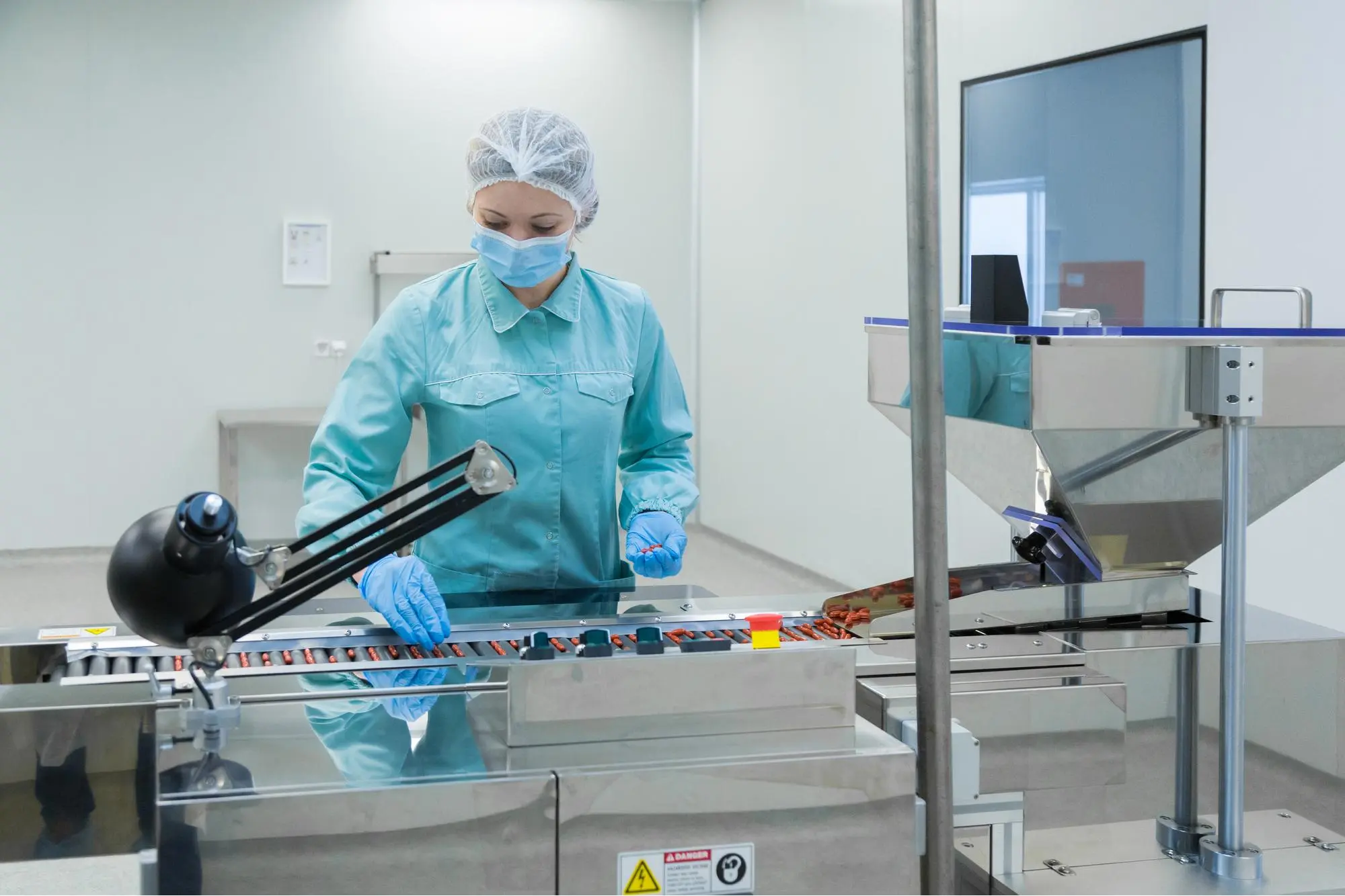 Indtek - Equipos y maquinarias para laboratorios, equipos de empacado, Indtek, Equipos y maquinarias para laboratorios, industria farmaceutica, laboratorios farmaceuticos, equipos farmaceuticos, equipos de la industria farmaceutica, equipos en la industria farmaceutica, maquinaria farmaceutica, equipos industria farmaceutica, equipo farmaceutico, maquinaria industria farmaceutica, laboratorios farmaceuticos en Venezuela, farmacéuticos y laboratorios, industria laboratorio, laboratorios farmaceuticos en panama, productos de la industria farmaceutica, industria farmacéutica productos, industrias farmaceuticas en panama, Industria alimentaria, Industria alimenticia, Tabletadora, Tabletlas, Encapsuladora, Capsulas, Blisteadora, Blíster, Mezclador V, Mezclador biconico, Granulador, Gránulos, Tamizador, Tamiz, Tanque acero inoxidable, Tanque proceso, Tanque produccion, Reactor, Biorreactor, Manguera sanitaria, Agitador, Incubadoras, Medidor de pH, Medidor conductividad, Medidor oxígeno disuelto, Medidor iones, Balanza, Cabinas y campanas de bioseguridad, Anatomía patológica, Espectrómetro, Medidor de turbidez, Electroforesis, Sistema de purificación de agua, Pipetas, Agitadores, Termocicladores PCR, Baños de agua, Enfriador de recirculación, Rotavapores, Limpiador ultrasonico, Analizadores, Lavadora de microplacas, Centrifugas, Refrigeradores y congeladores, Fabricador de hielo, Estufas, Fuente de alimentación, Liofilizadores, Digestor de microondas, Muflas, Tanques de nitrógeno, Grinder, Granulador, Mezclador, Tamizador, Encapsuladora, Tabletadora, Linea de gomitas, Linea de capsulas de gelatina, Deteccion de metales, Pulidora, Detección defectos, Encartonadora , Tapadora, Envasado de capsulas y tabletas, Blisteadora, Llenadora de líquidos y cremas, Empacado de polvos y gránulos, Selladora tubos, Sellado en banda, Tunel empacado retractil, Impresora codigos, Transporte de material, Reciclaje de material, Bomba Peristáltica, Bomba Centrífugas, Bomba Lobular, Bomba Doble diafragma, Bomba para bidones 200 L, Bomba centrifuga sanitaria, Bomba sanitaria, Mineria, Dosificacion, mina, bebidas, cerveza, cerveceria, lacteos, industria Lactea, Cervezeria artesanal, Detector de Metales